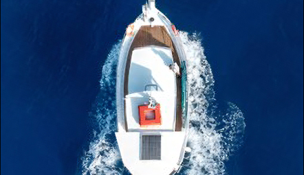Discover Dia Island by Boat: A Journey Beyond the Coast 